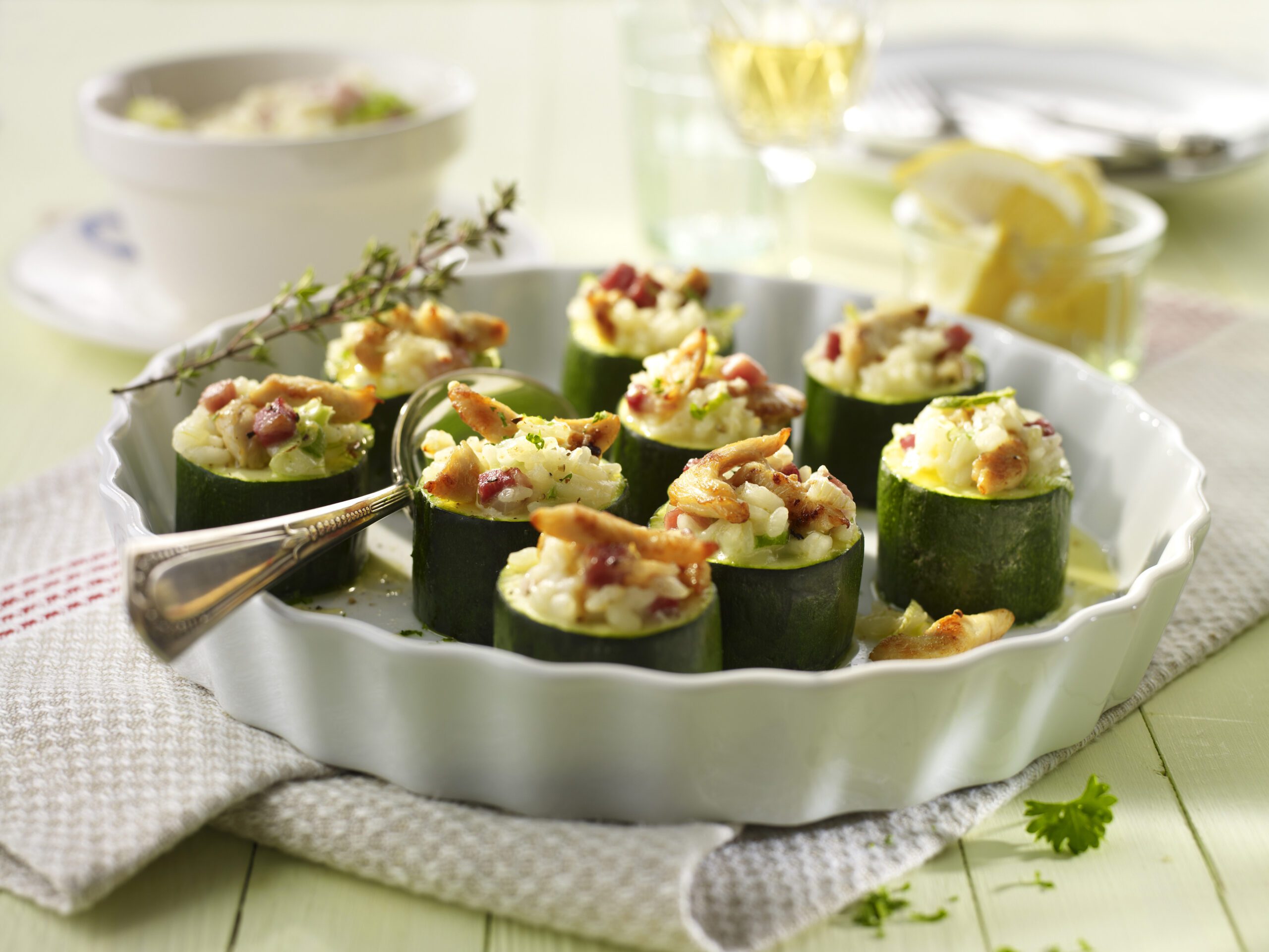 Zucchini mit Hähnchen-Risotto-Füllung
